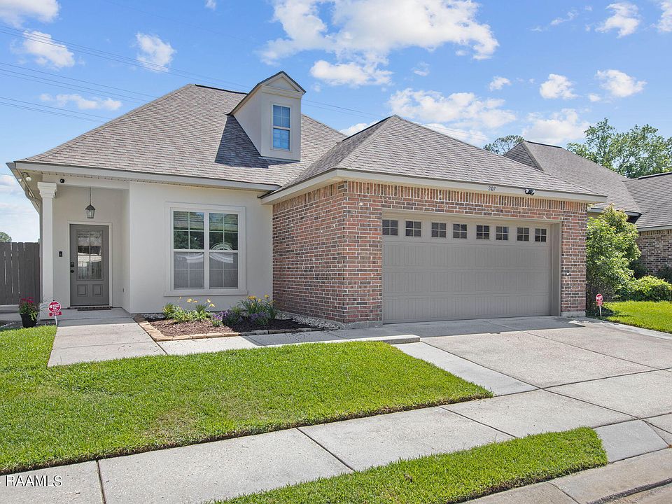 1st image of 207 Rosemary Pl