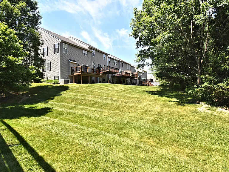 18 Norsham Way #1 — Photo 48