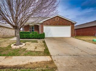 8909 Sagebrush Trl, Aubrey, TX 76227