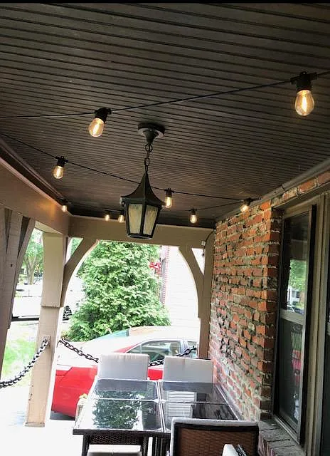 4 bed, 2400 sqft, $2,995 — Photo 2