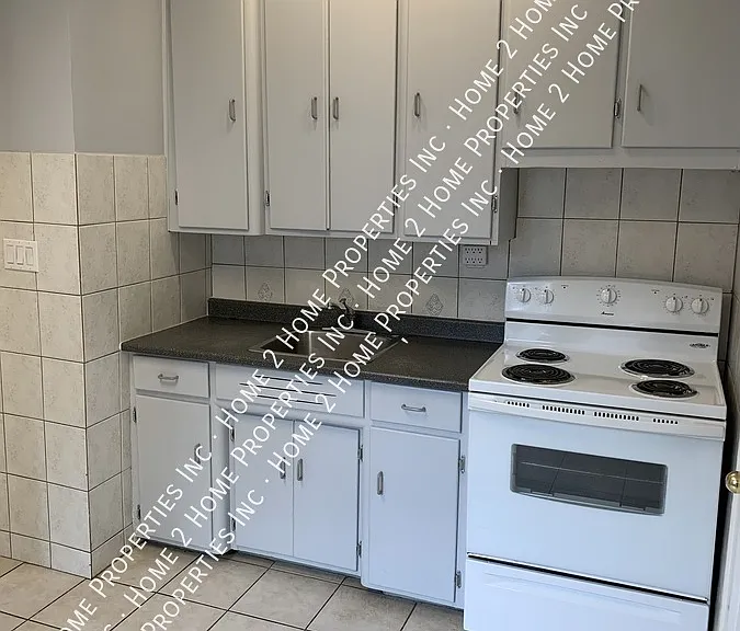 1182 Howard Ave #MAIN — Photo 2