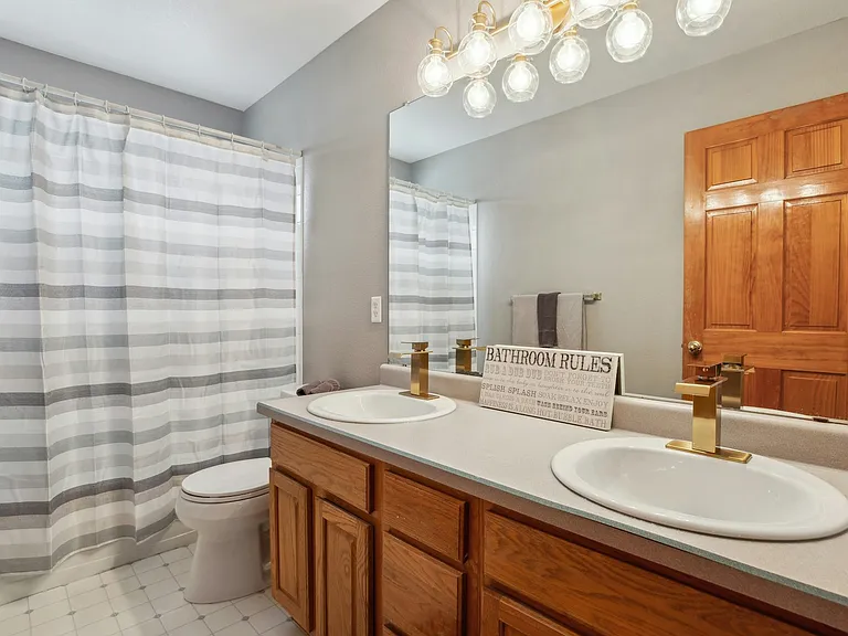 5751 S Truckee St — Photo 21