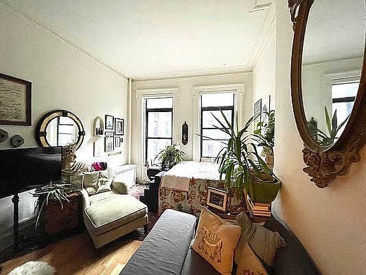 1st image of 116 W 69th St APT 2