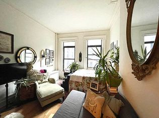 116 W 69th St APT 2, New York, NY 10023