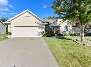 737 N Joshua Ln, Lake Geneva, WI