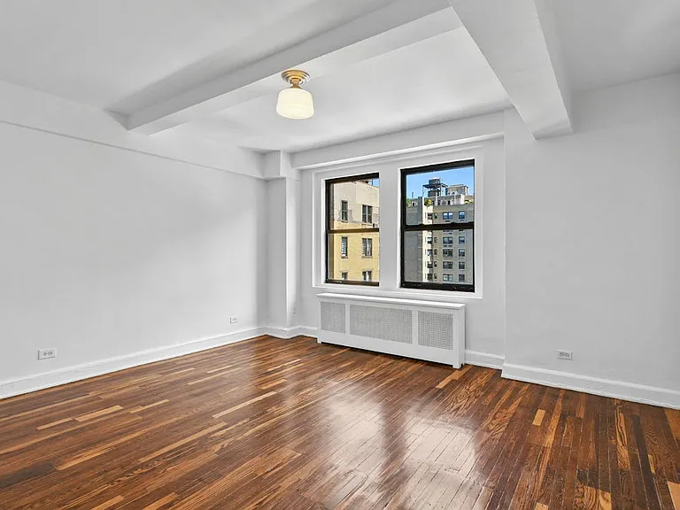 253 W 72nd St #1512 — Photo 6