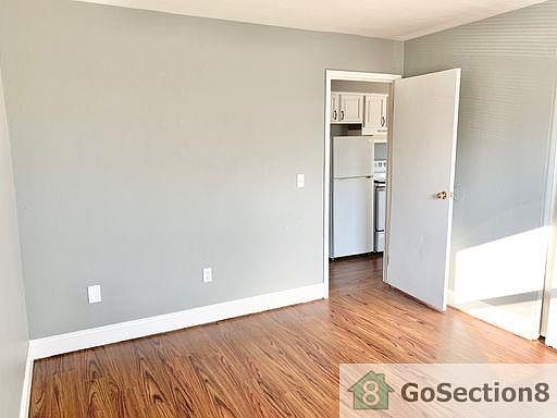 4th image of 860 Colorado Ave APT 6B