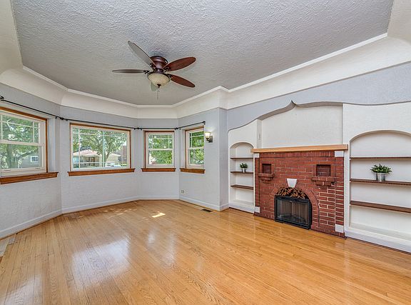 3rd image of 5422 W Ardmore Ave
