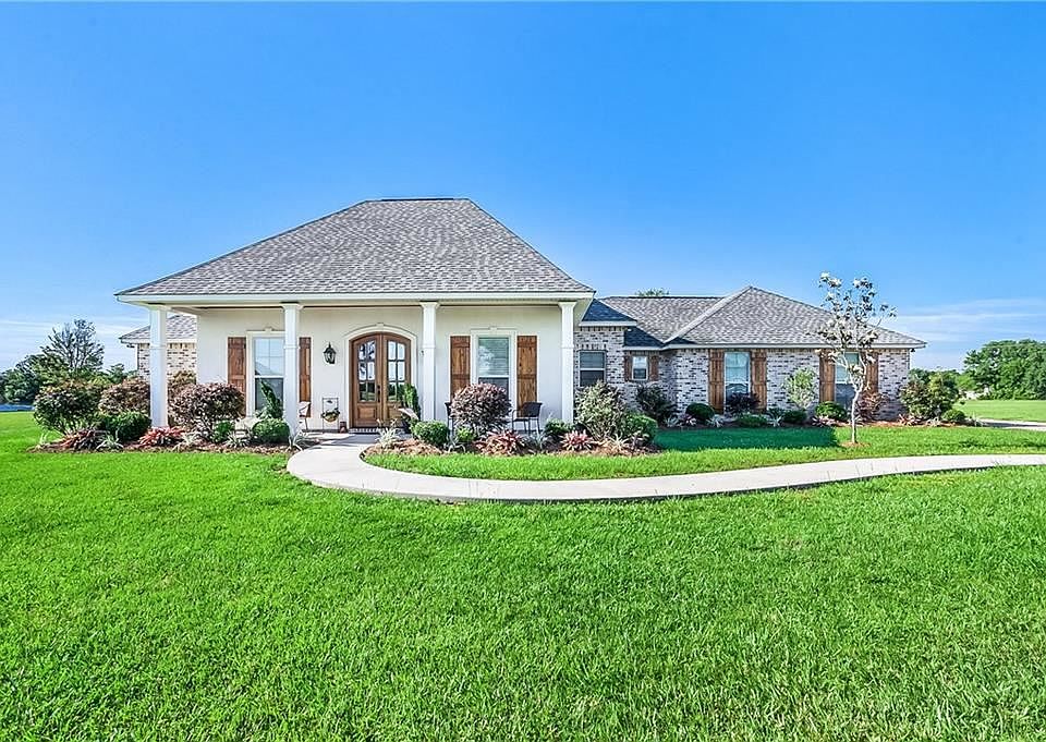 1st image of 221 Highland Crest Dr