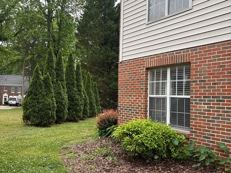 1000 Mount Holly Huntersville Rd #B — Photo 4