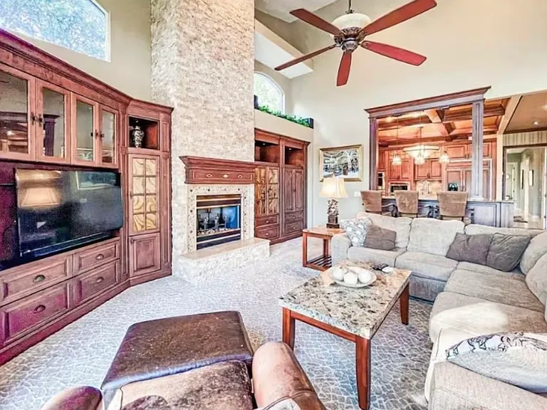 212 Silverado Dr — Photo 20