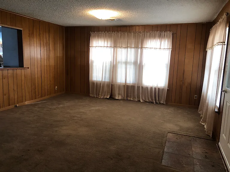 1041 W Vanderbilt St — Photo 25