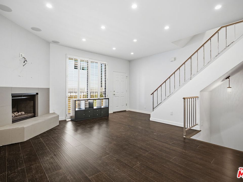 1st image of 10229 Variel Ave Unit 12