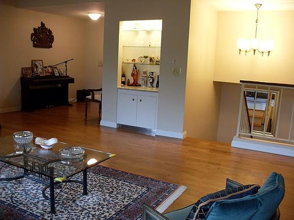 3rd image of 1015 Arcadia Ave Unit 11