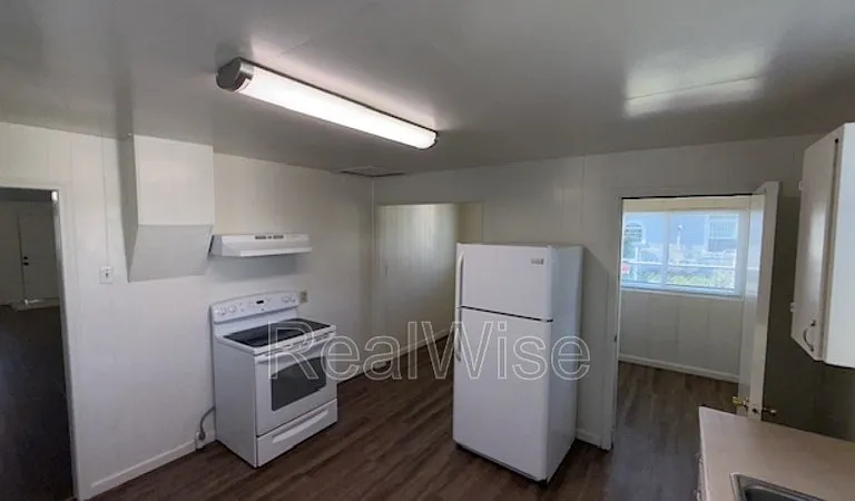 328 SE Lane Ave — Photo 8