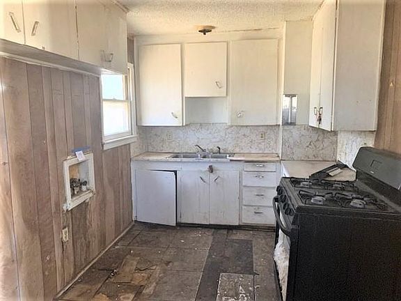 3rd image of 749 Stevenson Dr