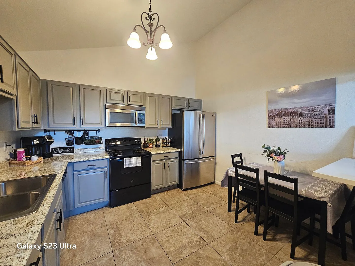 Long Term Short Term /Unfurnished No Utilities ~ Partially Furnished — Photo 2