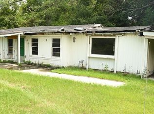 611 W 8th St, Adel, GA 31620