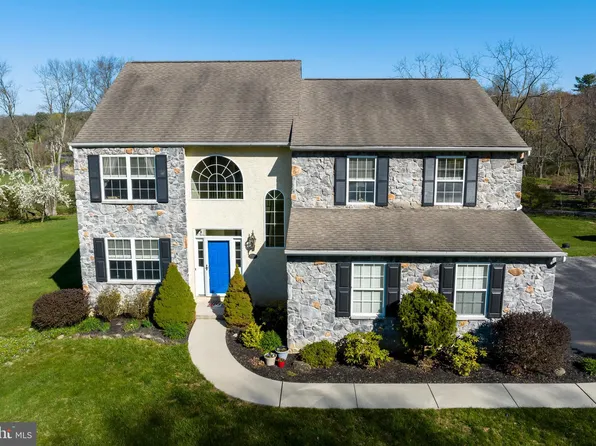 2015 School Rd, Pottstown, PA 19465