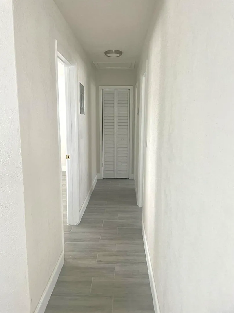 Large Newly Renovated 2 Bedroom Apartments Application Fee Is Waived During Move In — Photo 1