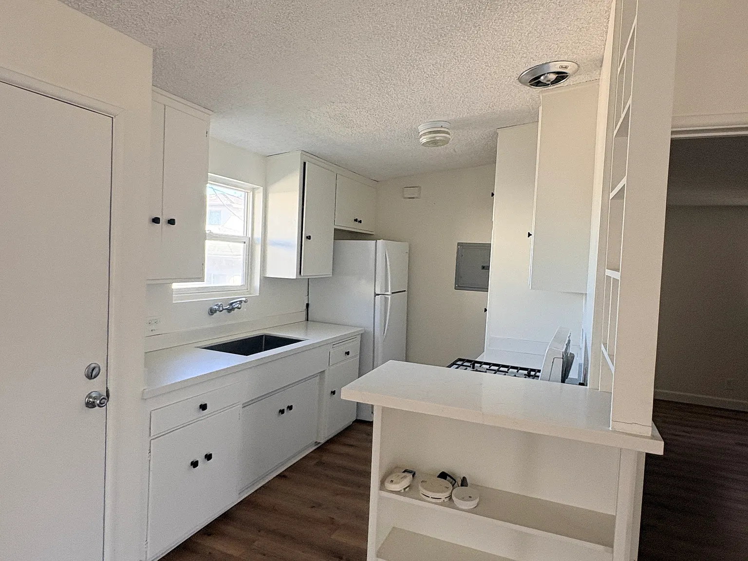 1 bed, 1000 sqft, $2,700 — Photo 3