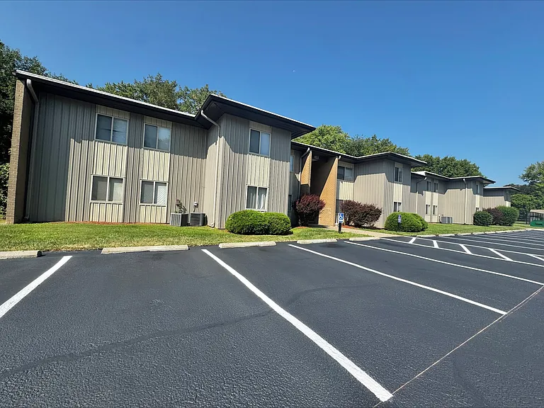 Glenview Apartments — Photo 18