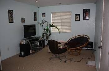 3rd image of 941 Glenwood Dr