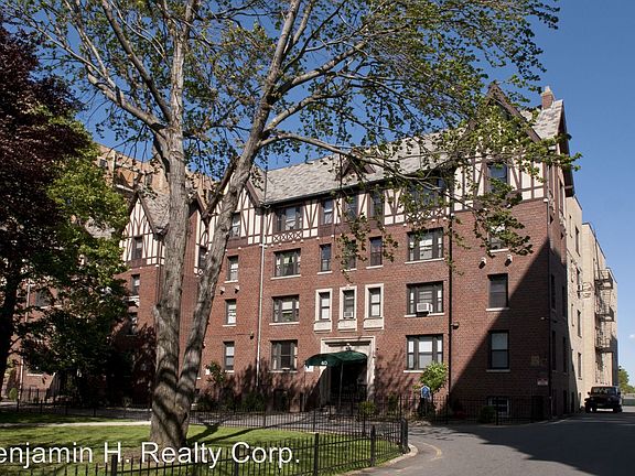 2nd image of 40 S Munn Ave APT 408