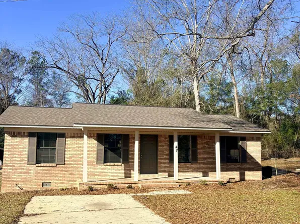 47 Fairview St, Evergreen, AL 36401