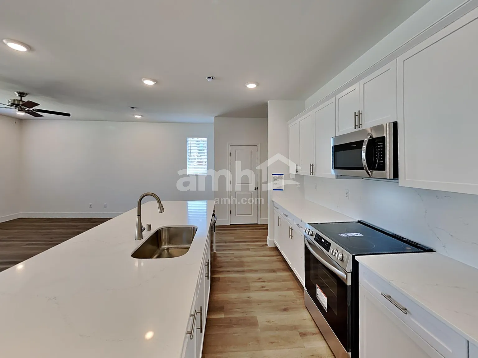 5 bed, 3.0 bath, 2395 sqft, $2,690 — Photo 4