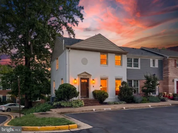 3225 Adams Ct, Fairfax, VA 22030