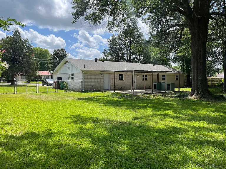402 S Green St — Photo 25
