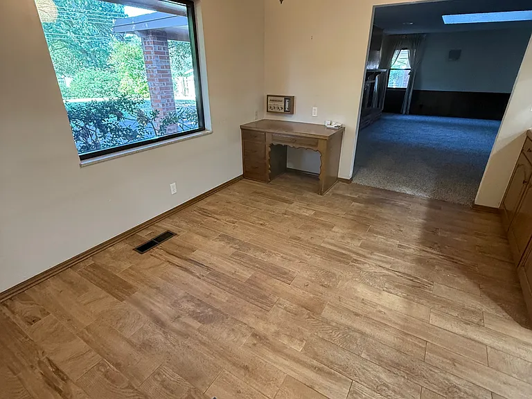 212 Meadowdale Dr — Photo 5