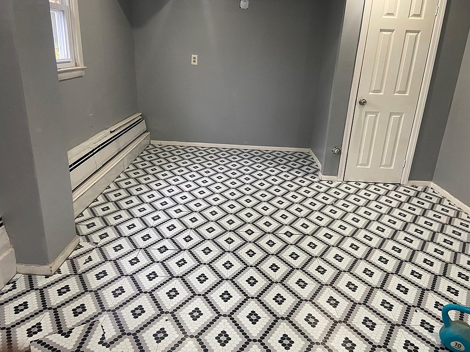 2nd image of 17 Meyer St