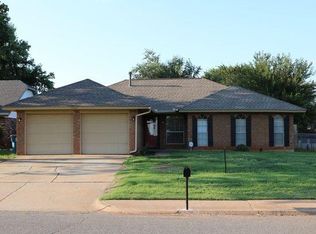 1001 Val Genes Rd, Edmond, OK 73003