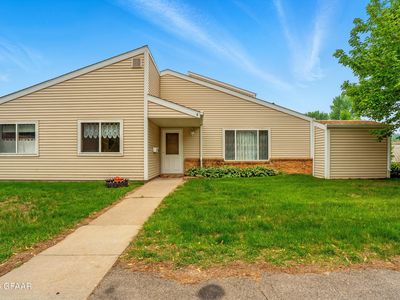 4 Parkview Cir, Grand Forks, ND, 58201