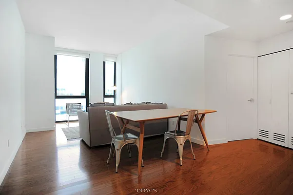 Rented by Town Residential | media 3