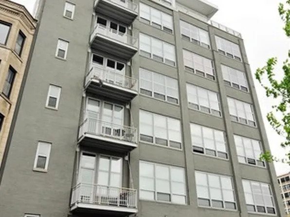 770 W Gladys Ave APT 304, Chicago, IL 60661