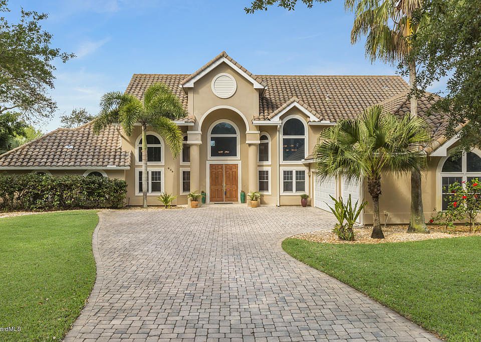 1st image of 635 Crassas Dr