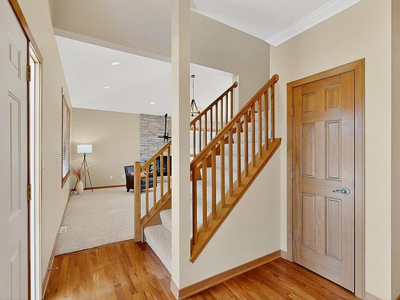 3rd image of 4823 Scenic Oak Dr SW