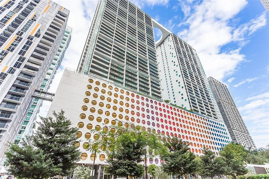 1 bed, 1.0 bath, 806 sqft, $3,800 — Photo 4