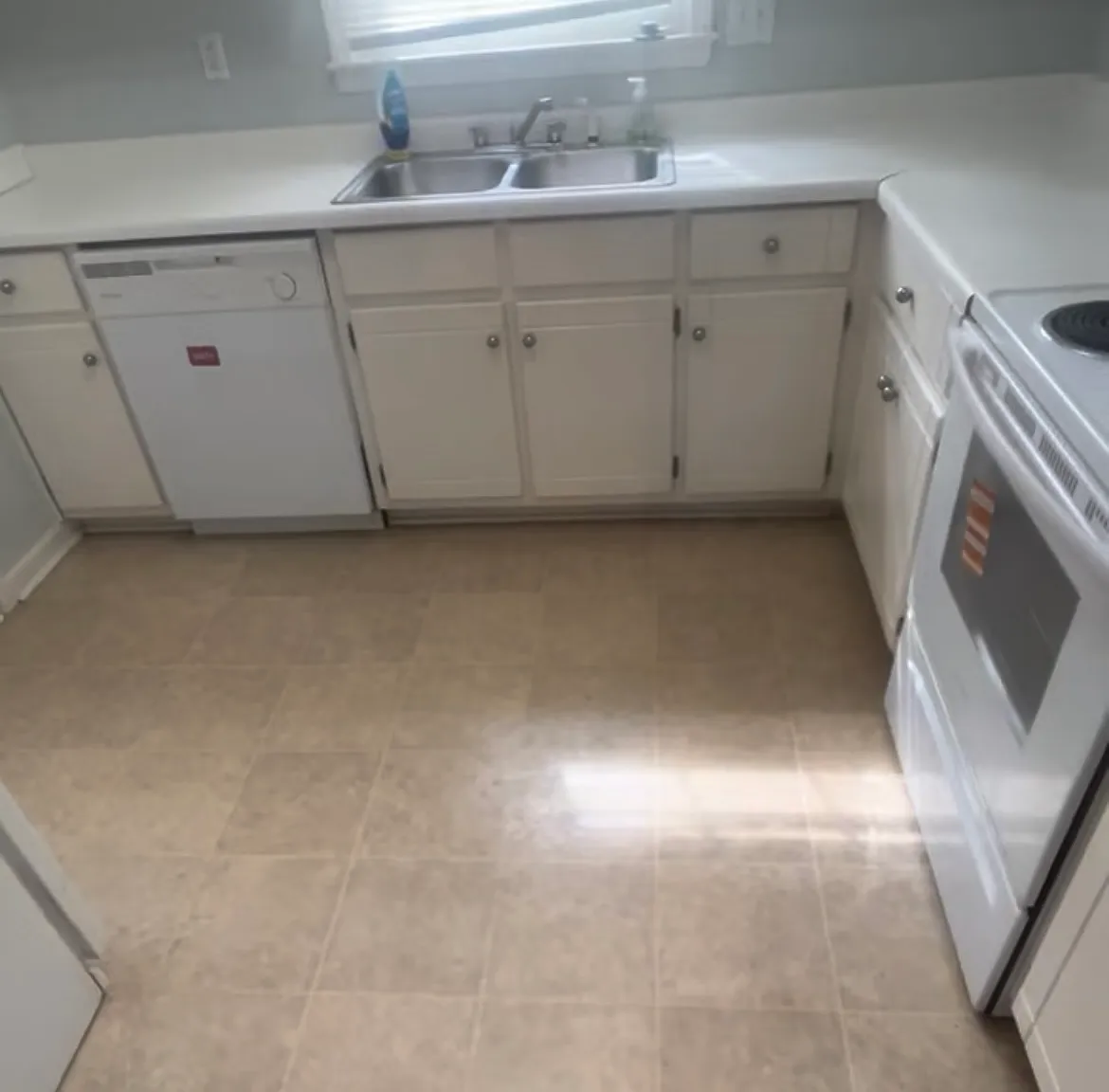 3 bed, 1043 sqft, $1,700 — Photo 4