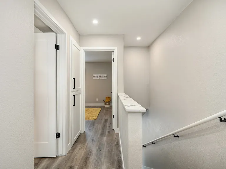 5608 Hillsdale Blvd #C — Photo 32