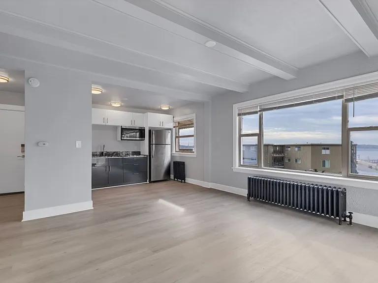 Lake Street Apartments | Downtown Kirkland | Renovated Units Just Steps from Marina Park — Photo 13