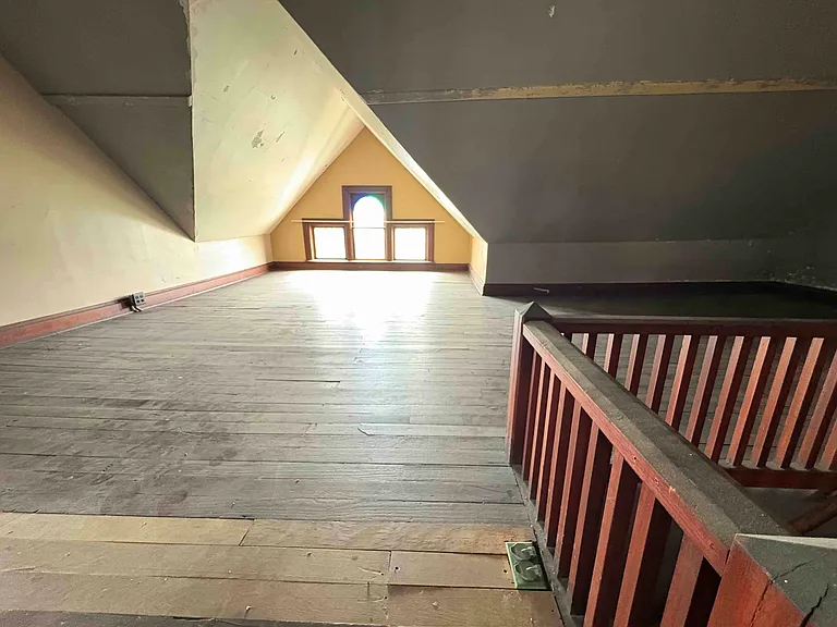 519 Park Ave — Photo 16