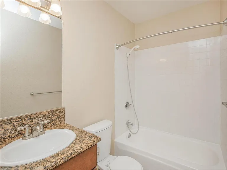 La Veta Grand Apartments — Photo 62