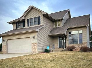 101 Golf View Dr, Edgewood, IA 52042