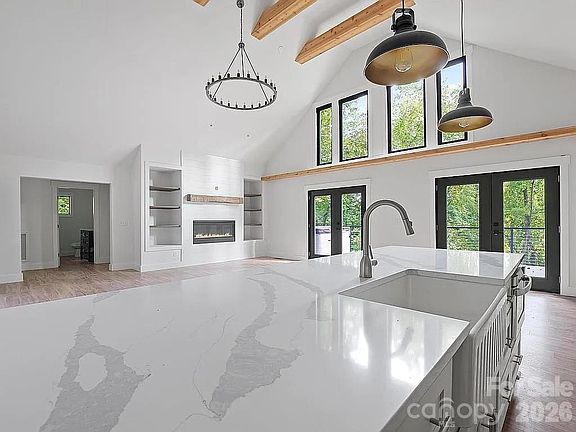 3rd image of 384 Cascada Vista Dr