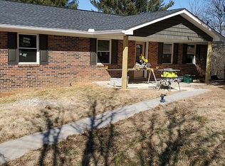 2930 Lynnwood Dr, Greenback, TN 37742