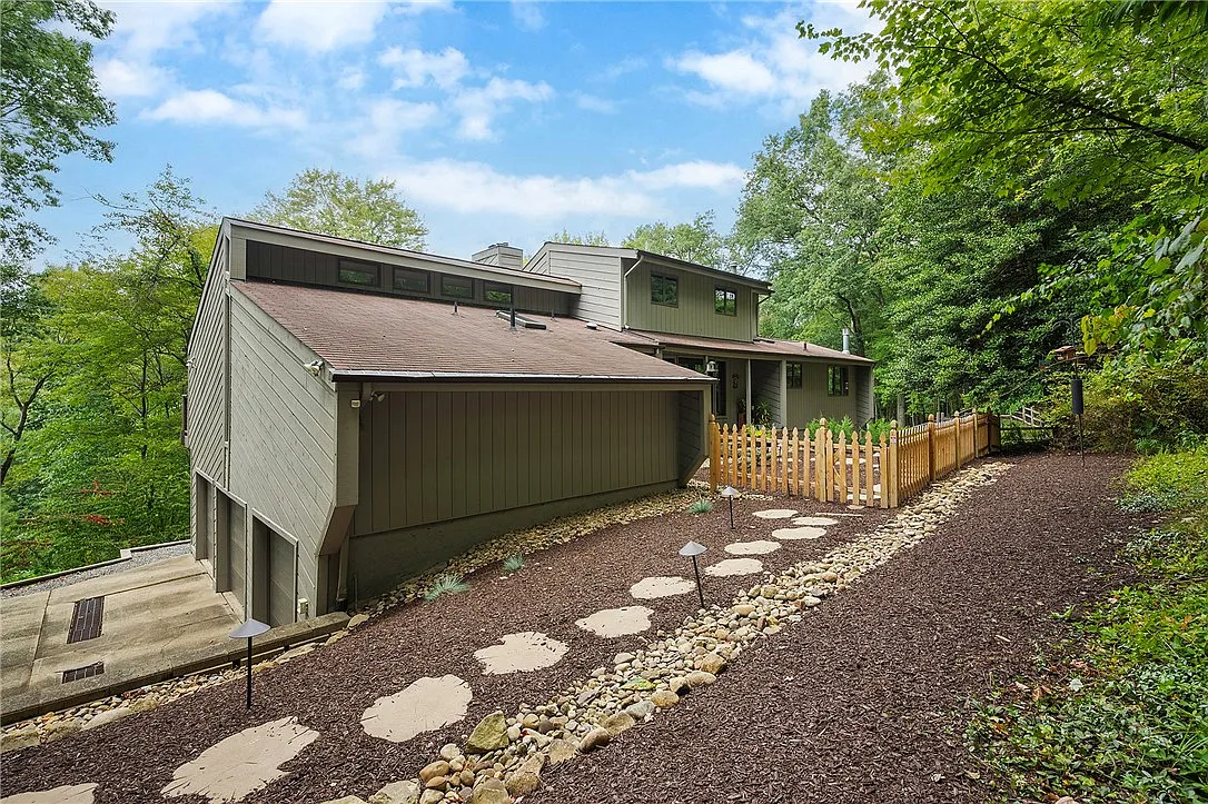 2638 Woodmont Ln photo 1